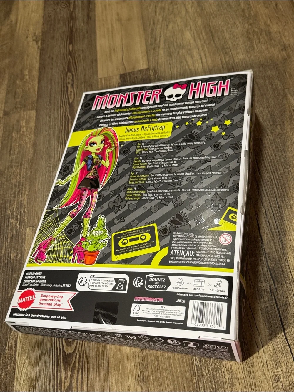 monster high Venus McFlytrap Doll in Neon Green and Hot Pink Accents